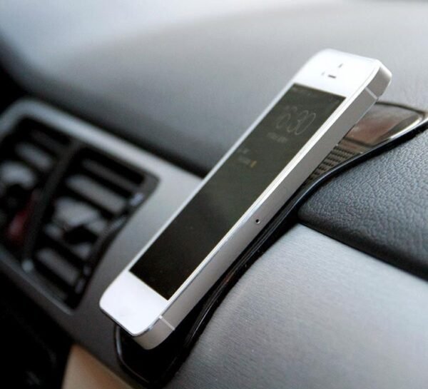 Car Anti-Slip Sticky Mat for Mobile Phone / MP3 / MP4, Size: 18.2x12x0.2cm, Anti-Slip Sticky Mat(Black), Anti-Slip Sticky Mat(Transparent) - Image 4