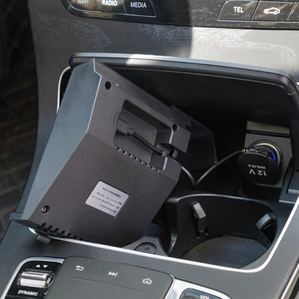 Car Qi Standard Wireless Charger 10W Quick Charging for 2015-2020 Mercedes-Benz C Class / GLC, Left Driving
